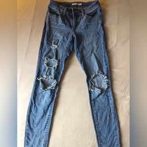 711 skinny Levi's